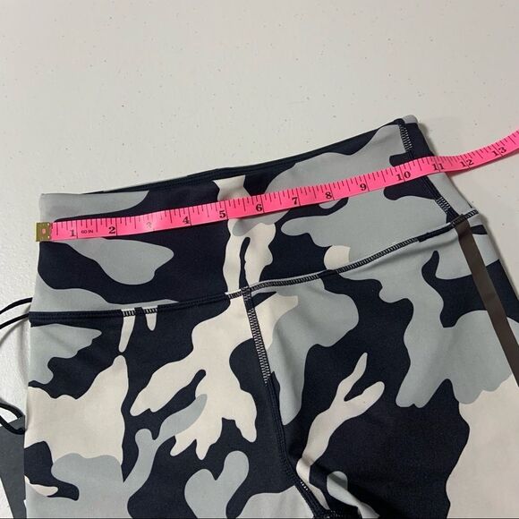 🆕 Noli Yoga Cacao Camo Bike Shorts - Picture 9 of 10